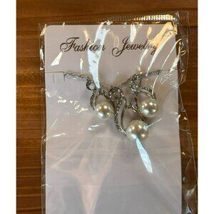 Silver Plated Pearl & Crystal Pendant Necklace & Earrings Set